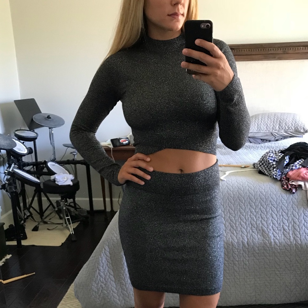 Express crop top and skirt matching set